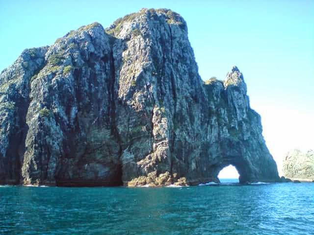 Hole in the Rock passage, Bay of Islands, New Zealand