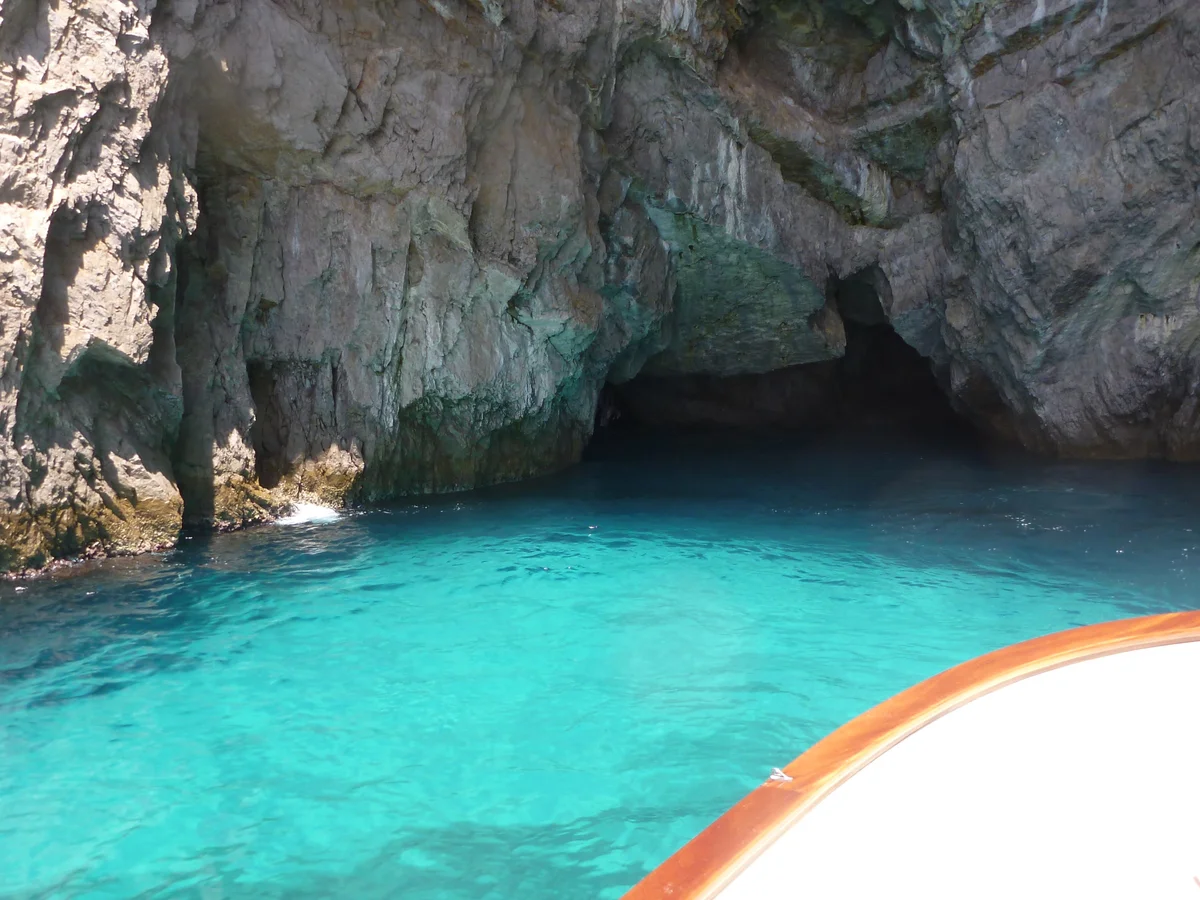 Green water, Capri - The crystal clear Mediterranean waters