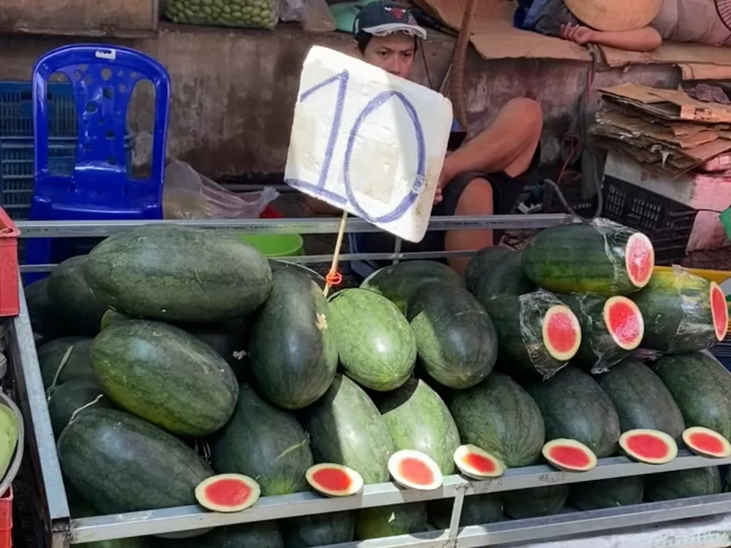 Local markets in Phu Quoc Vietnam - Fresh produce and cultural learning opportunities for worldschooling families