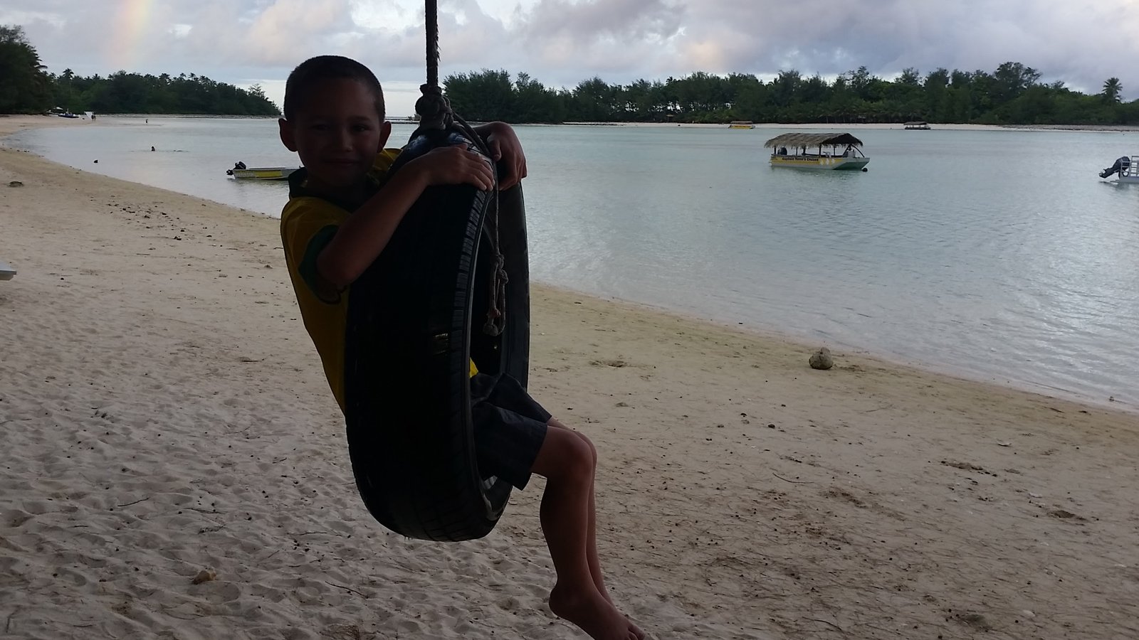 Tyre swing at Sails Restaurant, Muri Beach, Rarotonga